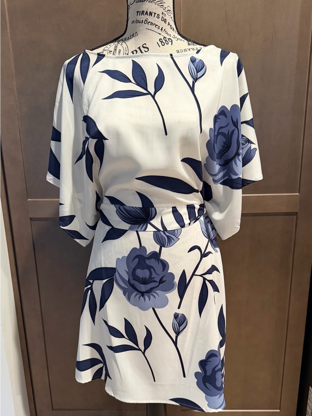 NWT BCBG White Floral Belted Mini Dress